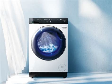 泡でガンコ汚れも落とす、アクアのドラム洗濯機 .